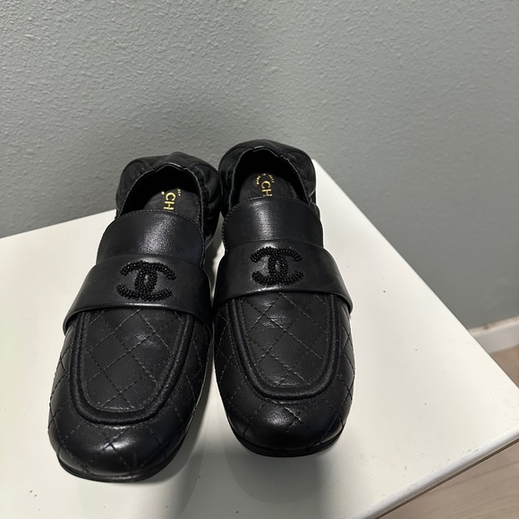 Chanel Black Leather Loafers with logo - Picture 1 of 6